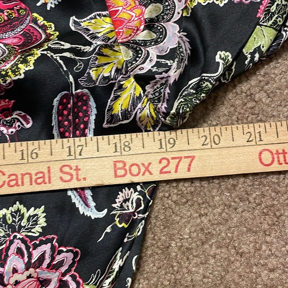 5a7 cinq a sept Blouse Small 100% Silk Black & Multi Floral & Paisley Smocked - Picture 11 of 11